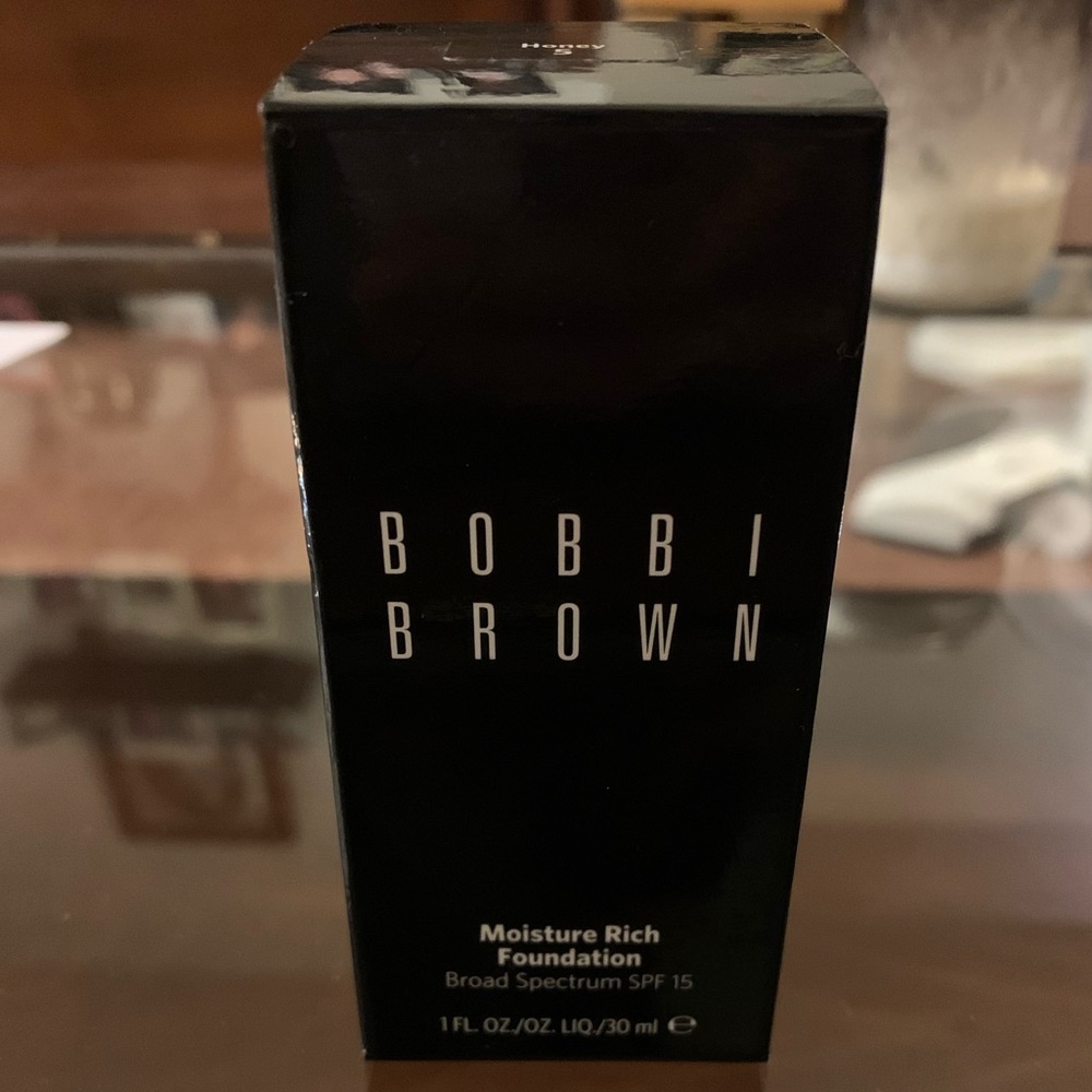 Bobbi Brown Moisture Rich Foundation